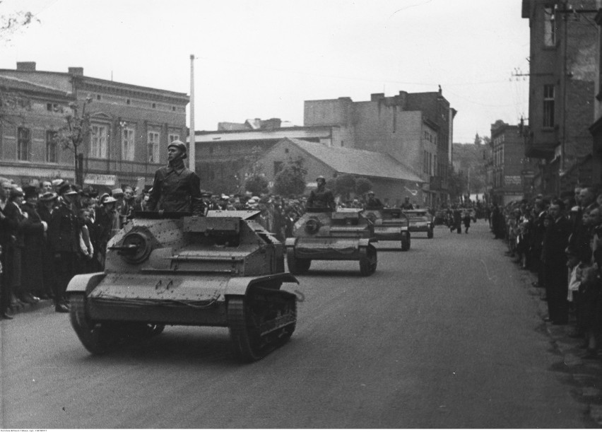 Rybnik: słynne polskie tankietki na Rynku w 1937 roku