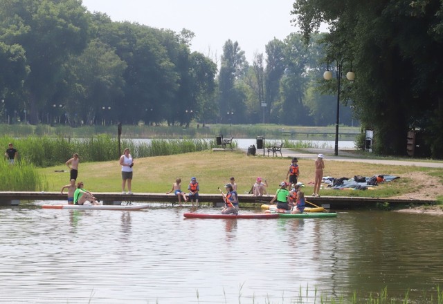 We wtorek, 20 czerwca sporo osób postanowiło skorzystać z wypoczynku na świeżym powietrzu nad zalewem Borki w Radomiu.