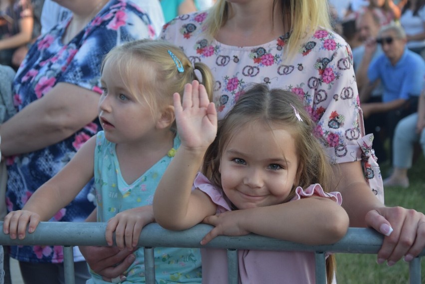 Koncert zgromadził pod sceną nie tylko starszą publiczność,...