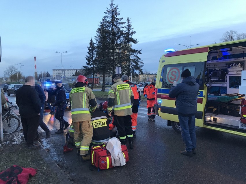 Wypadek na przejściu dla pieszych w Słupsku. Auto potrąciło 10-latkę [ZDJĘCIA]