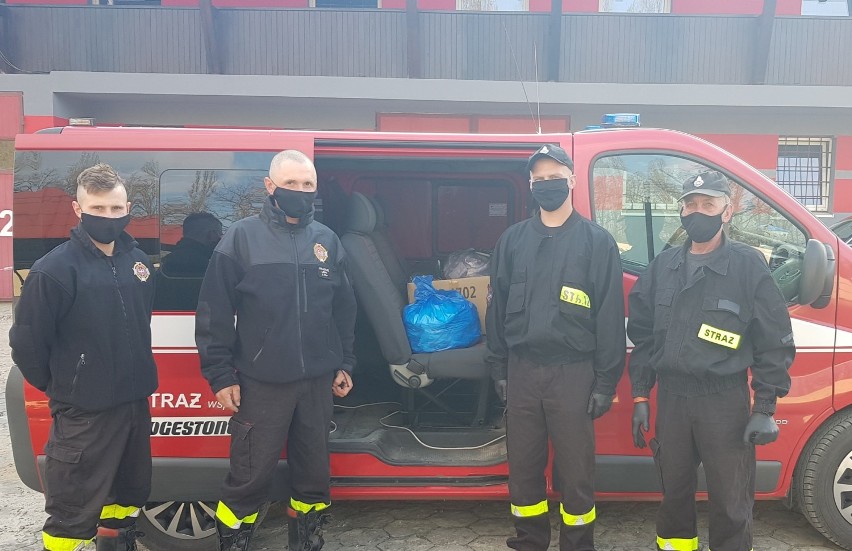 Strażacy nadal roznoszą maseczki na terenie gminy