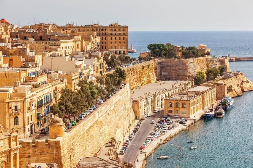 Średnia temperatura wody w listopadzie na Malcie wynosi...