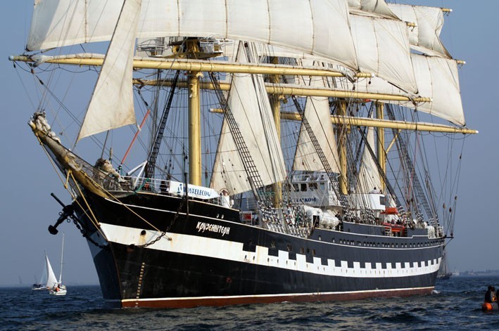 Gdynia: The Culture 2011 Tall Ships Regatta. Zlot żaglowców zakończony. Zdjęcia z parady żaglowców