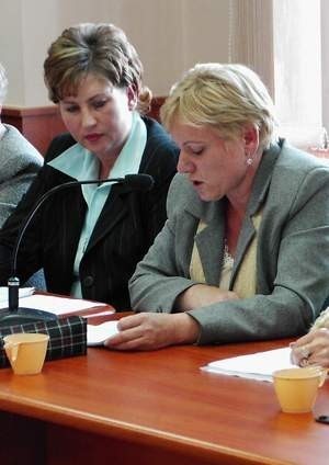 Na ostatniej sesji Rady Miejskiej w Skarszewach oceniona została praca urzędu. Na zdjęciu radne: Alicja Malinowska i Stanisława Mazurkiewicz (po prawej). Foto Janusz Rokiciński