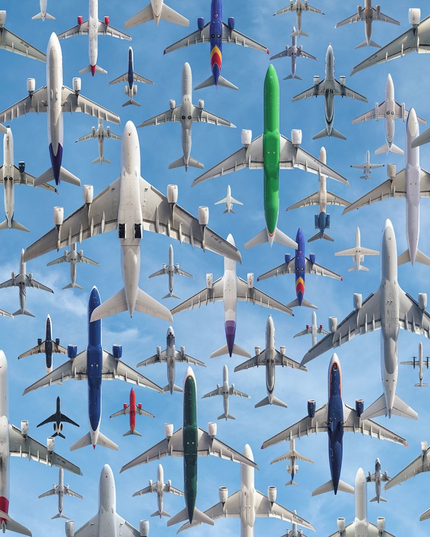 Niezwykłe "grupowe" zdjęcia startujących samolotów na...