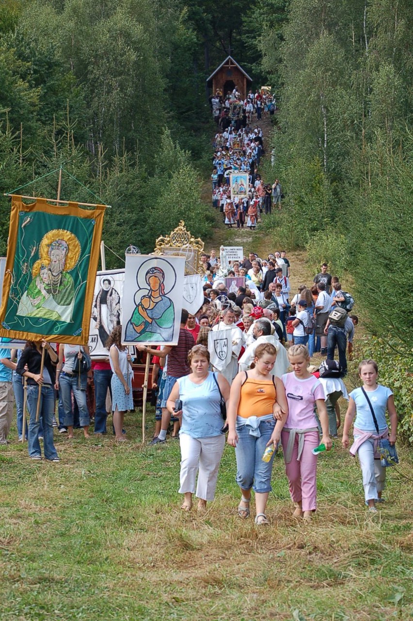 Jamna zaprasza na odpust i wyjątkowe wydarzenia patriotyczno-religijne w pięknej scenerii łąk i lasów