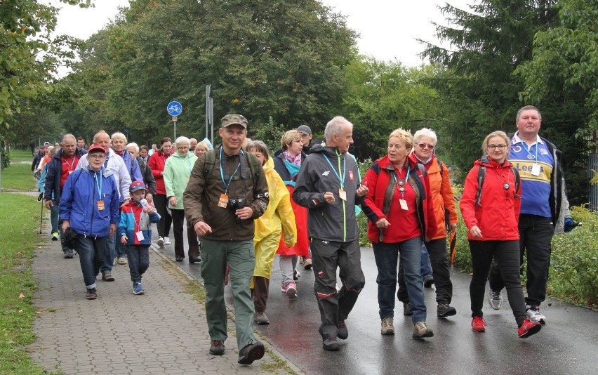 VI Rodzinny Rajd Pieszy z udziałem biskupa Florczyka w Kielcach