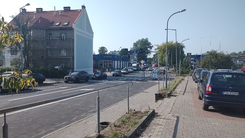 Gigantyczne korki w Żarach. Nie da się normalnie przejechać przez centrum miasta. Co się stało?