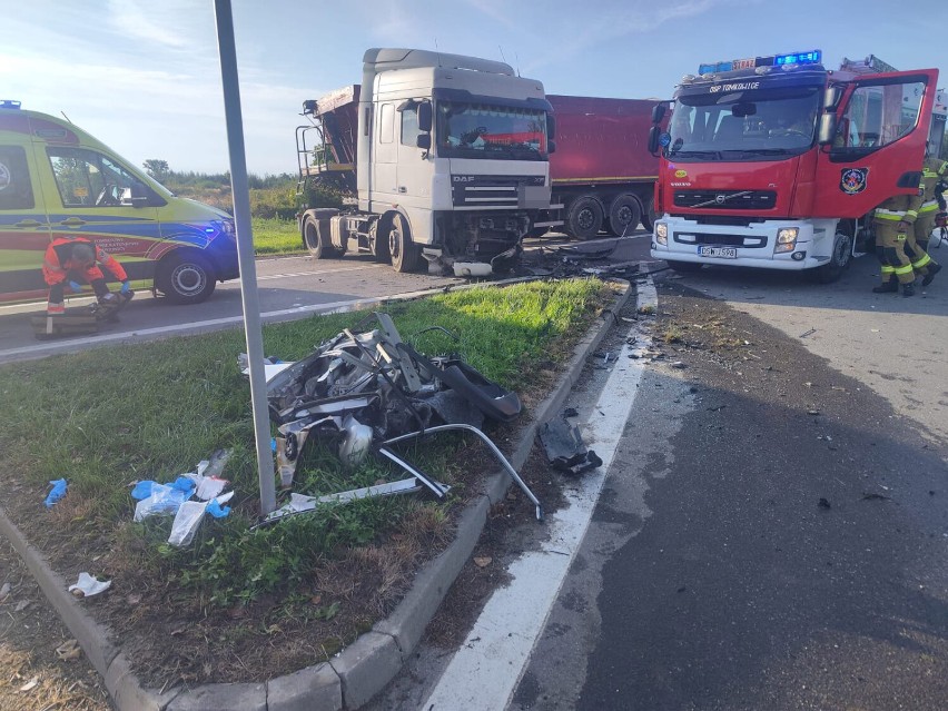 Groźny wypadek na DK5 w Strzegomiu, nieprzytomny kierowca...