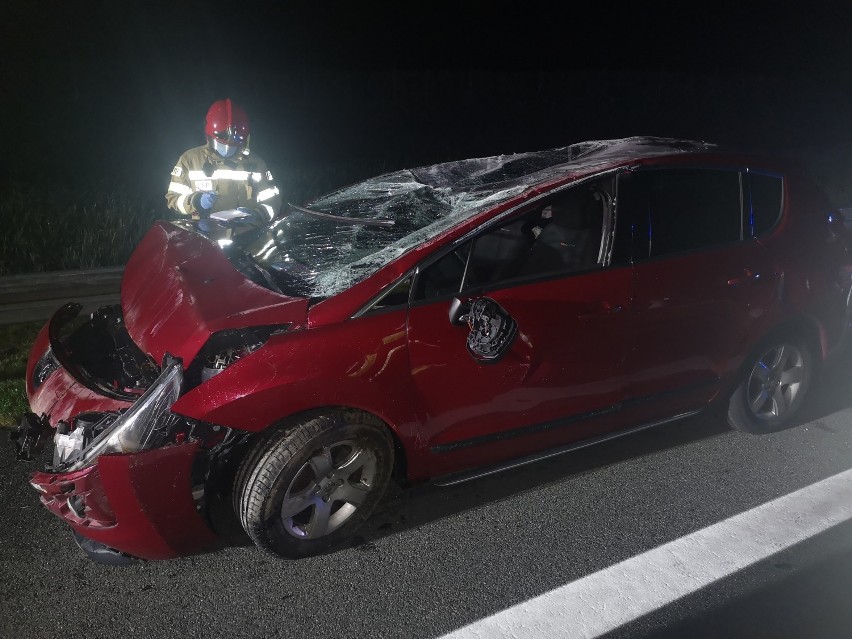 Poranny wypadek na autostradzie A2 w okolicach Wąsowa. Autostrada była zablokowana [ZDJĘCIA]