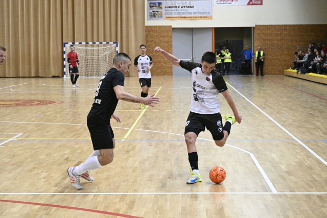Futsal Świecie wygrał pierwszy mecz w I lidze na własnym parkiecie. Podopieczni Marcina Mikołajewicza pokonali LSSS Lębork 5:1