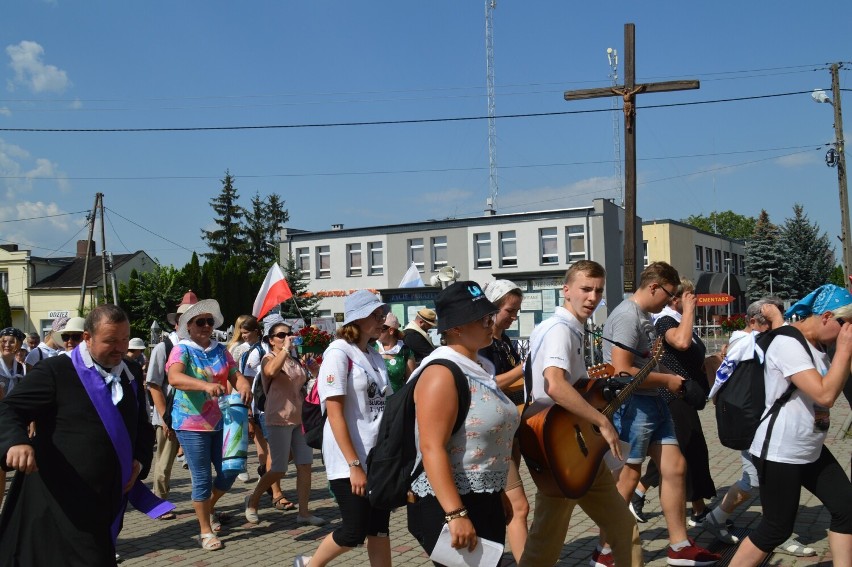 W pielgrzymce uczestniczyło prawie 130 osób.