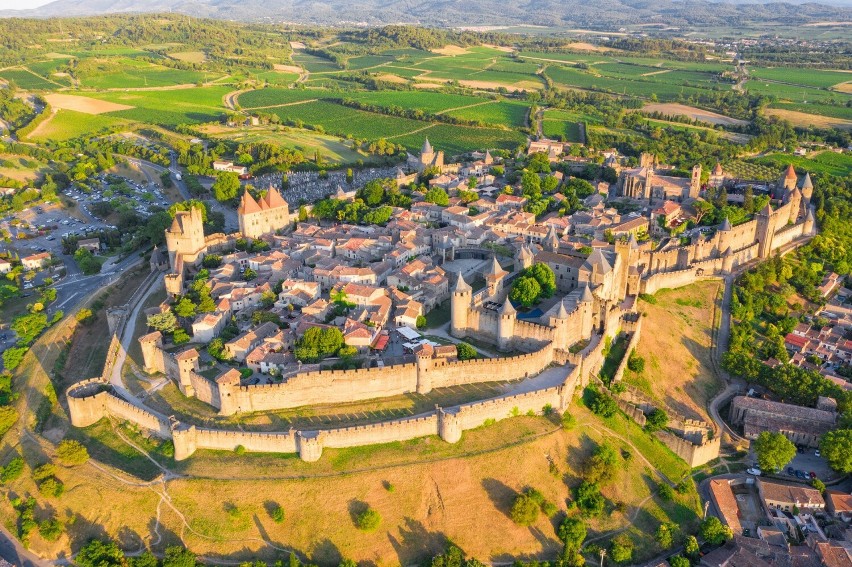 Pierwszą twierdzę w Carcassonne wznieśli już Wizygoci w V w....