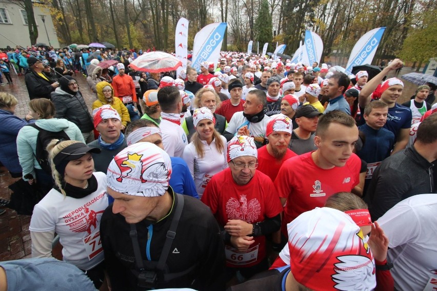 Prawie 900 osób rywalizowało w Kielcach w Biegu Niepodległości. Startowałeś? SZUKAJ SIĘ NA ZDJĘCIACH