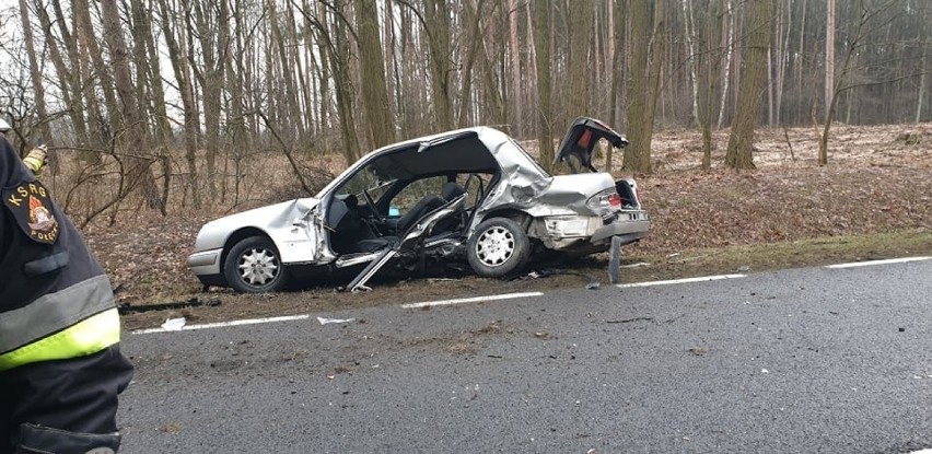 Wypadek pod Krosnem Odrzańskim. Zderzyły się dwa auta. Na...