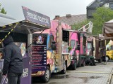 Choć pogoda spłatała figla, Food Trucki dotarły do Wielunia i kuszą smakołykami