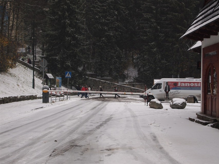 Zakopane: śnieg sypnął w centrum miasta. Jest chłodno