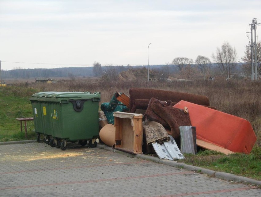 Zbiórka odpadów wielkogabarytowych w gminie Bakałarzewo. Zobaczcie, kiedy będą wywozić