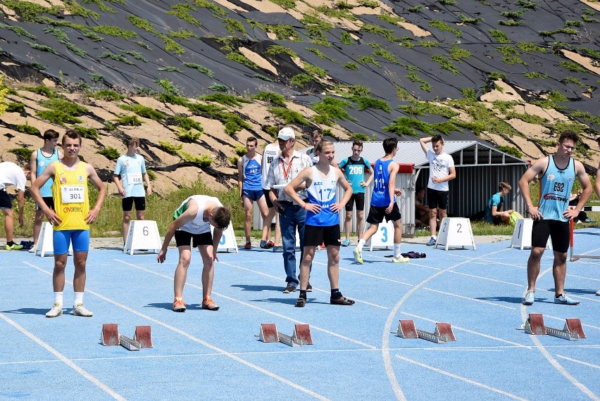 Lekka atletyka. Na stadionie MOSiR-u w Pile odbyły się Mistrzostwa Wielkopolski Młodzików. Zobaczcie zdjęcia