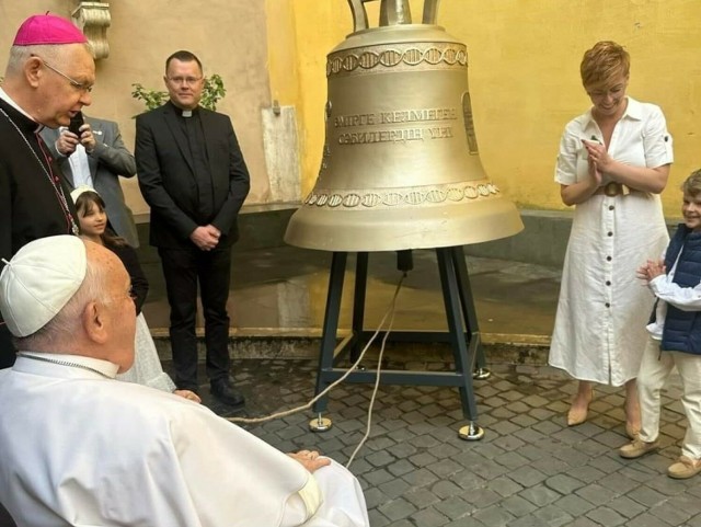 Papież Franciszek pobłogosławił kolejny Dzwon Nienarodzonych, który trafi do kościoła w Kazachstanie.