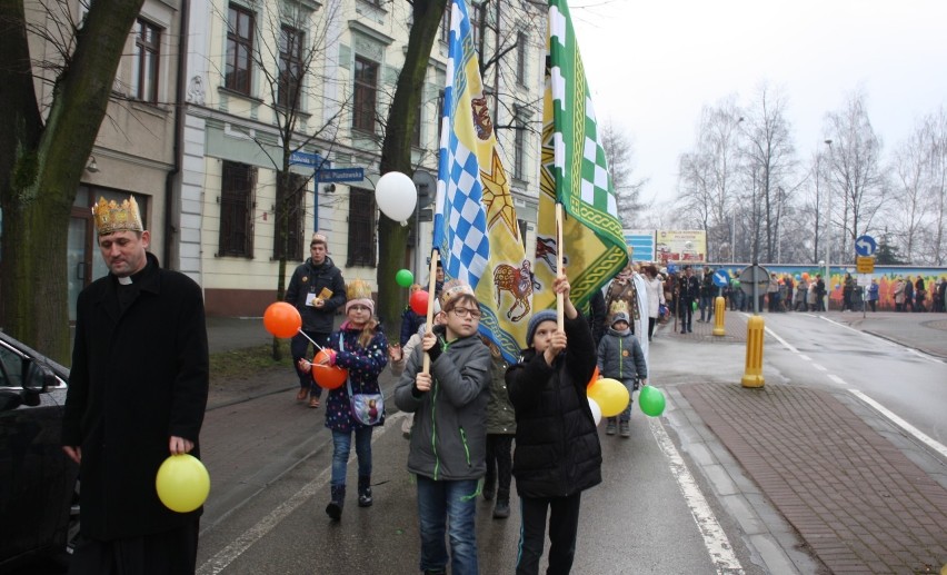 Orszak Trzech Króli w Oświęcimiu. Pokłon poszło złożyć wyjątkowo wielu ludzi