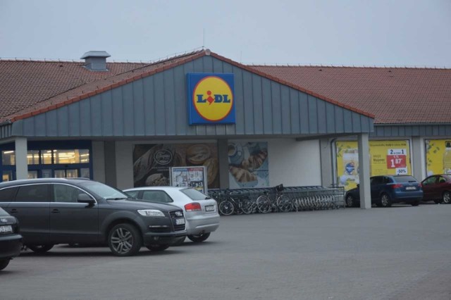 Żarski Lidl mieszczący się przy ul. Katowckiej 30 zostanie zamknięty tydzień po Wielkanocy. Budynek zostanie zburzony, a w jego miejsce powstanie nowy market tej samej marki. 

Przeczytaj też:   Lidl podnosi pensje nawet do 4050 zł brutto. Biedronka reaguje natychmiast. Mamy komentarz! [13 marca 2018]





Zobacz też: Magazyn Żużlowy "Tylko w lewo" - odcinek 1




POLECAMY INFORMACJE DOTYCZĄCE POLANDROCK FESTIVALU 2018 (WOODSTOCK 2018):



 

