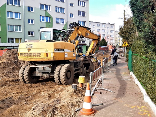 Za kilka tygodni aleja Róż w Goleniowie zostanie pokryta asfaltem