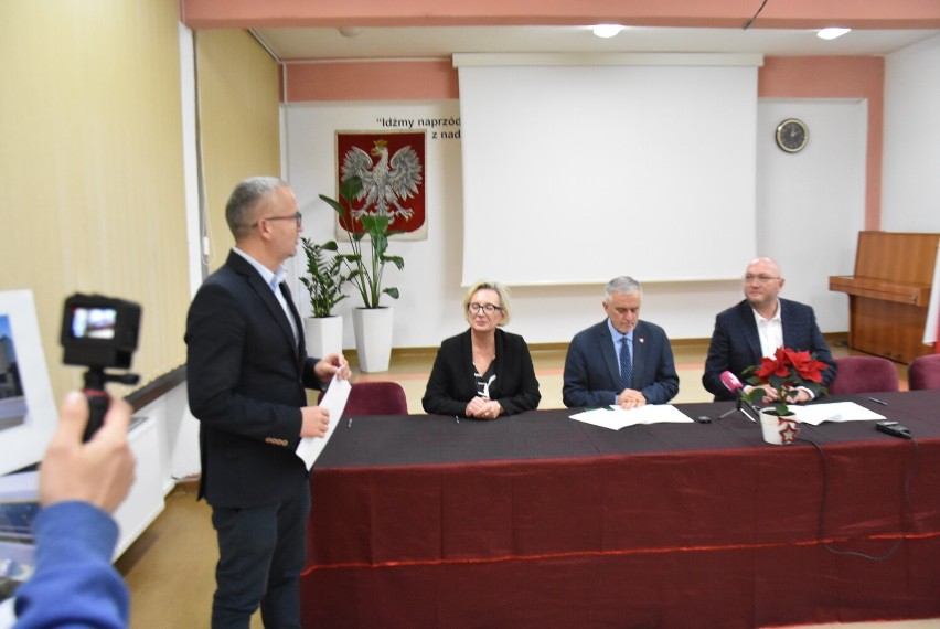 W Wałbrzychu podpisano umowę na budowę w mieście Branżowego...