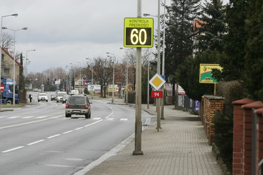 Nowe tablice pomiaru prędkości w Legnicy [ZDJĘCIA]