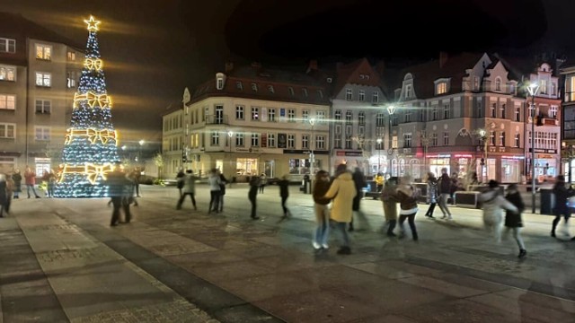 Taniec przed szczecineckim ratuszem