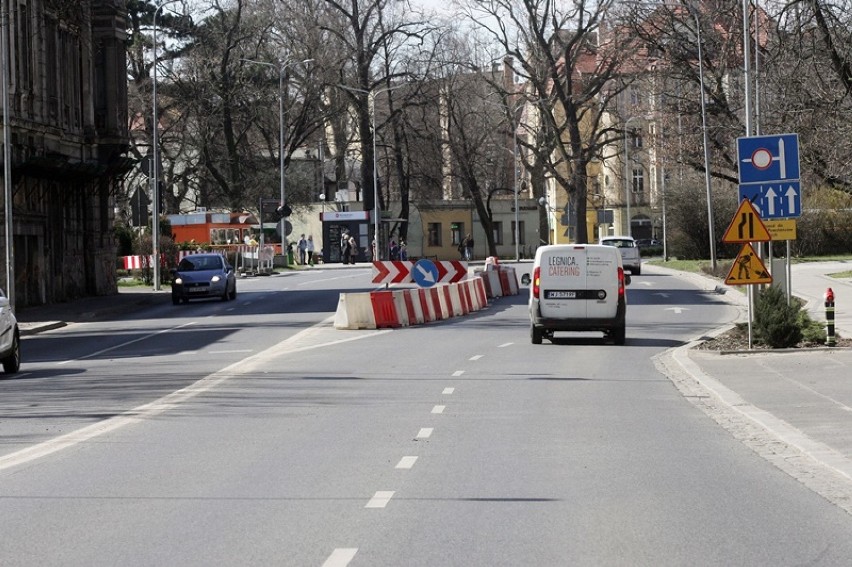 Remont ulicy Mickiewicza w Legnicy, zmiana organizacji ruchu [ZDJĘCIA]