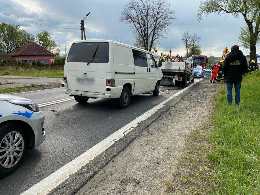 Wypadek w Kętach na ulicy Krakowskiej. Są ranni [ZDJĘCIA]