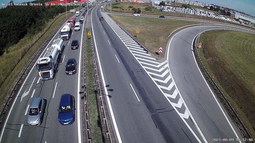 Wypadek na obwodnicy Trójmiasta w poniedziałek, 9.08.221 r....