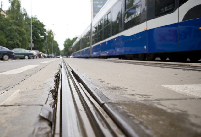 Torowisko w ul. Królewskiej znajduje się w fatalnym stanie technicznym