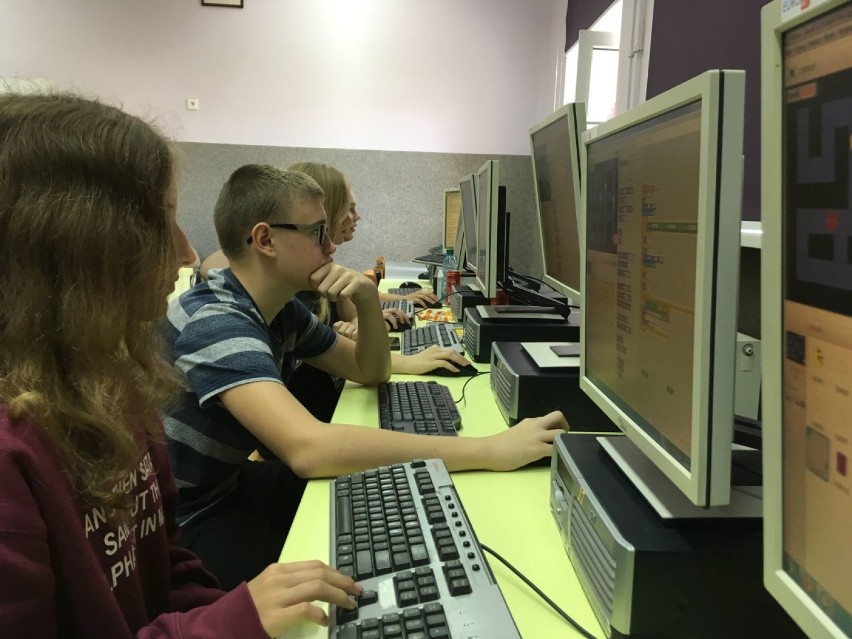 Maraton programowania w Szkole Podstawowej nr 1 w Łęczycy [ZDJĘCIA]