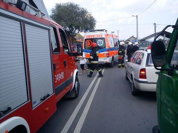 Wypadek Stary Sącz: zderzenie renault z volkswagenem [ZDJĘCIA]