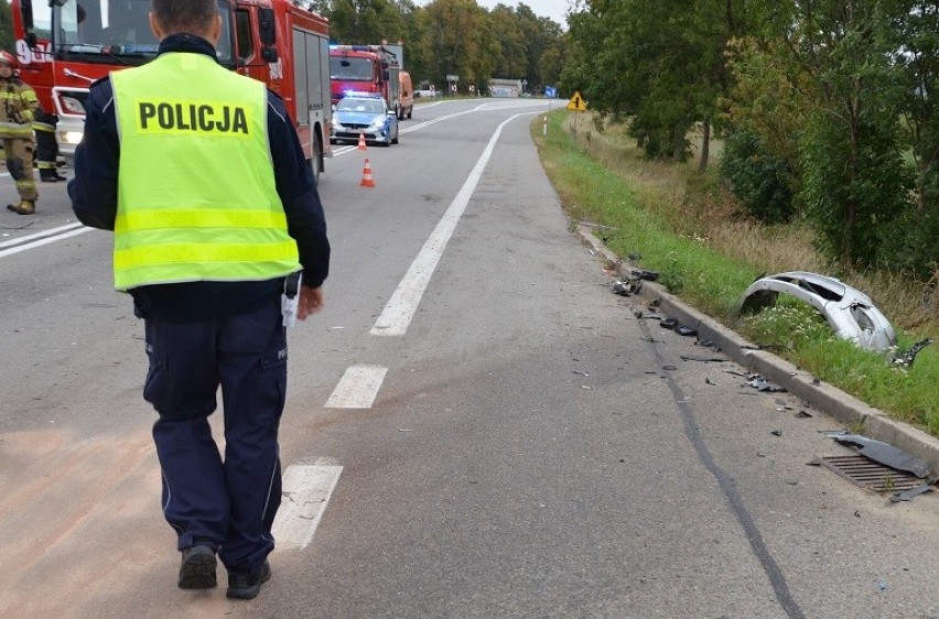 Wypadek w Piasecznie na DK 91. 53-letni mężczyzna uderzył w 67-latka, który wyjeżdżał z parkingu