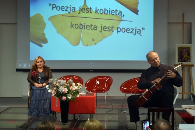 Prezentacja utworów poetyckich Urszuli Bydlińskiej połączona była z minikoncertem Marka Miszczuka.