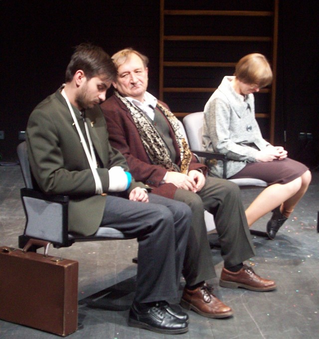 Premiera spektaklu Komediant w reżyserii Waldemara Śmigasiewicza w Teatrze Powszechnym. Od lewej: Michał Napiątek, Kazimierz Kaczor, Anna Moskal