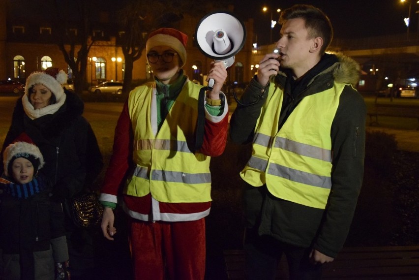 Odbył się Pierwszy Marsz Mikołajów w Skierniewicach, który...