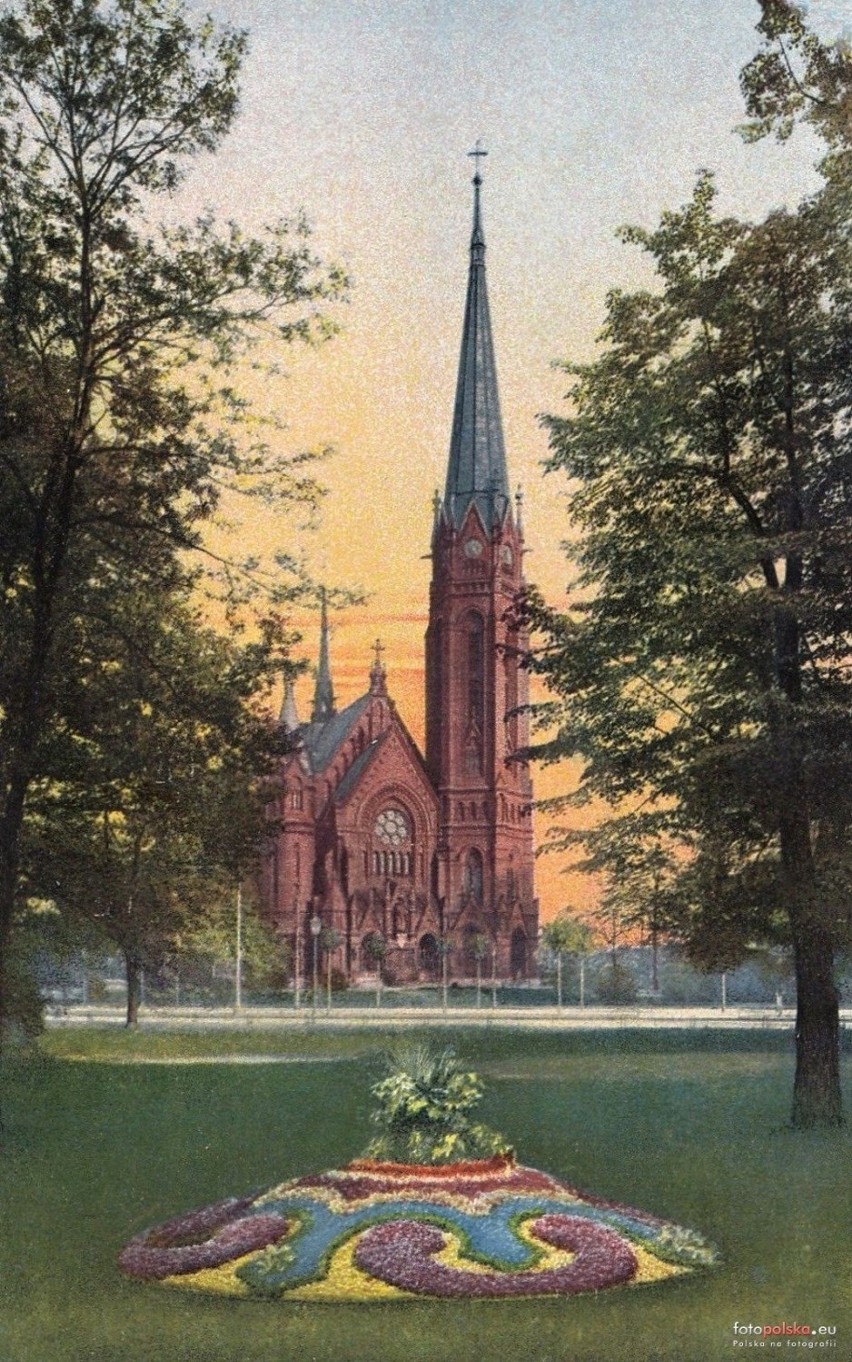 Luterański kościół znajdował się przy obecnym Placu...