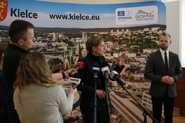 Agata Wojda, wiceprezydenta Kielc poinformowała o ogłoszeniu przetargu na odbiór śmieci od mieszkańców Kielc.