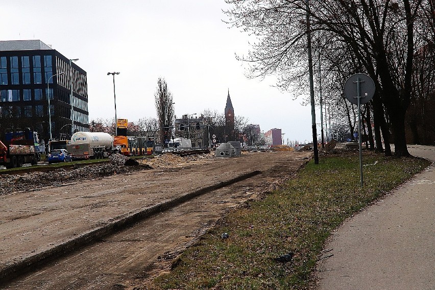 Skrzyżowanie Śmigłego Rydza i Milionowej w Łodzi zamknięte i rozkopane [ZDJĘCIA]