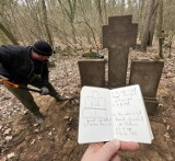 Porządkowali stary cmentarz w Buku. Odkryli nagrobki dawnych mieszkańców wsi