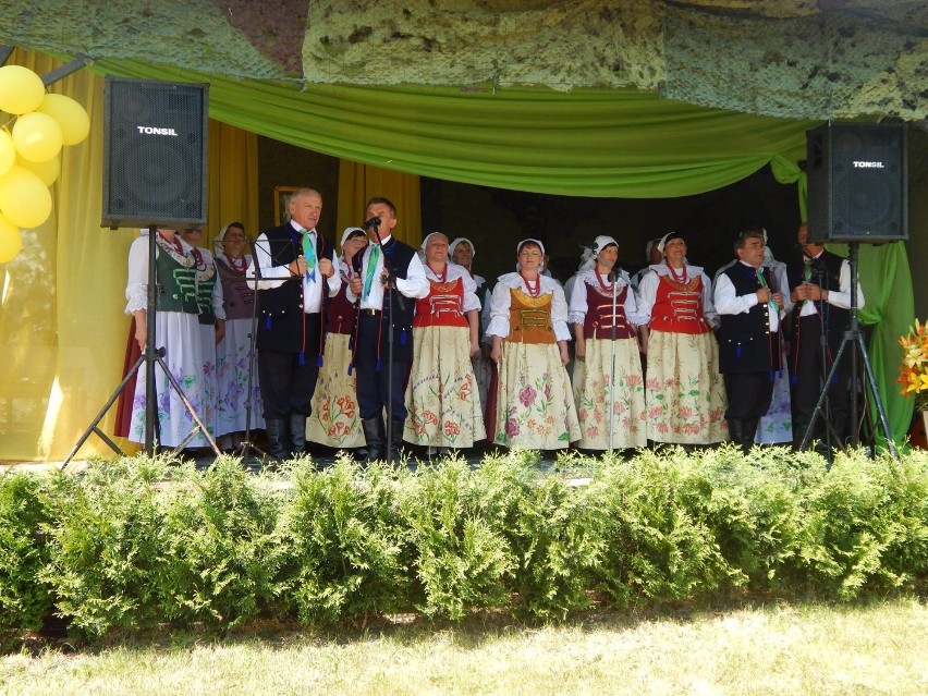 Zespół Folklorystyczny Ziemi Lelowskiej

Zespół...