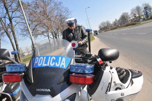 Na drogach pojawiły się już policyjne patrole na motocyklach.
