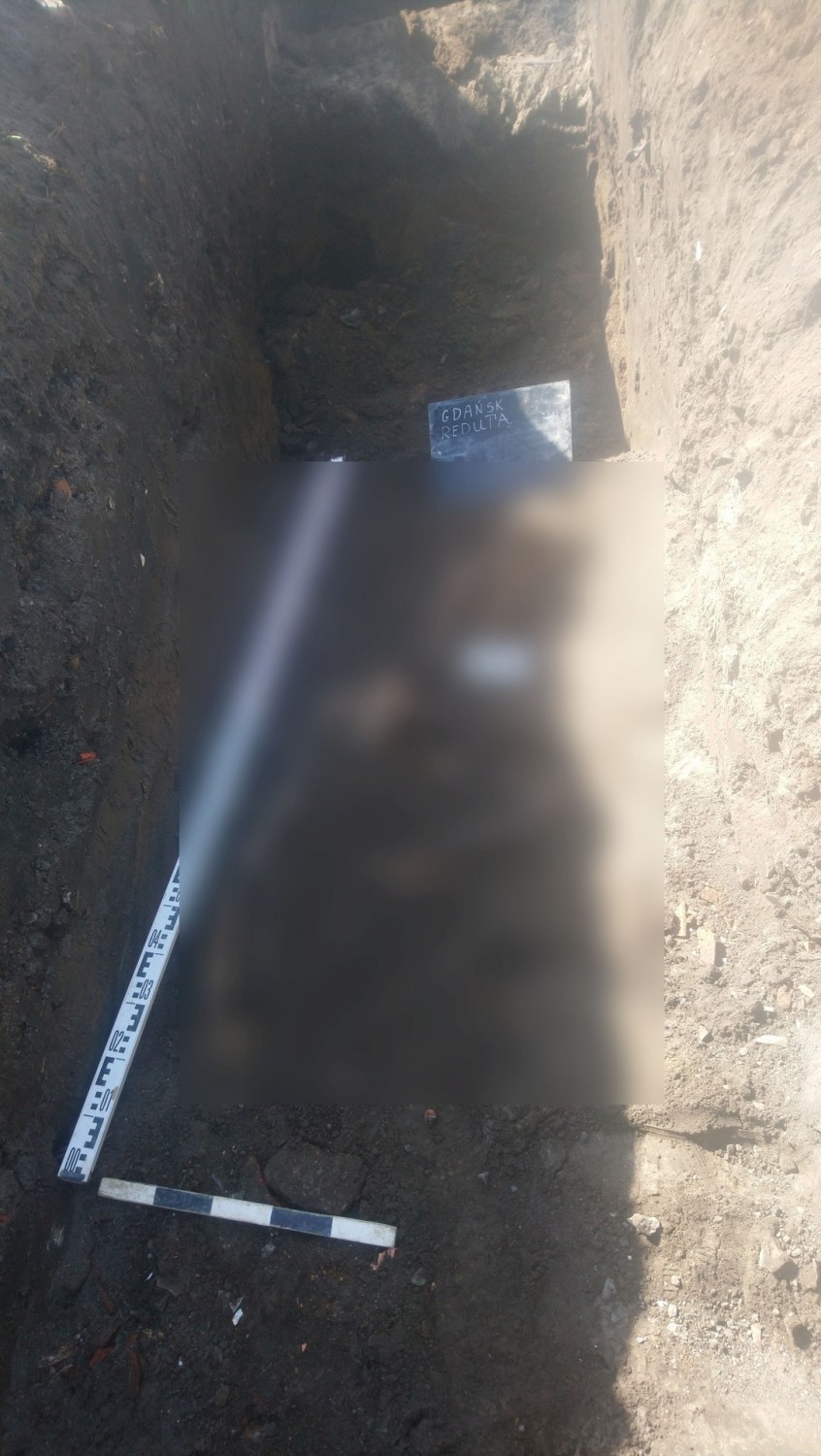Ludzkie szczątki zostały odnalezione w zakopanych...