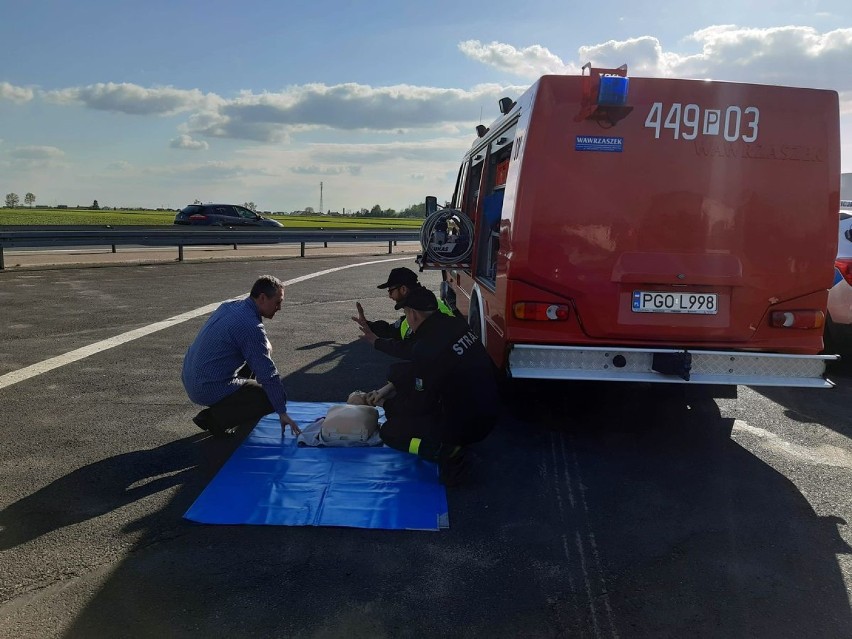Akcja policji i strażaków na drodze krajowej nr 32 w Granowie! [ZDJĘCIA]