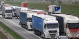 Korek ciężarówek na autostradzie A2 przed Świeckiem coraz mniejszy