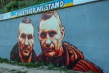 Gdańsk: Niesforny senior na Jasieniu. Kredkami próbował zniszczyć mural braci Kliczko